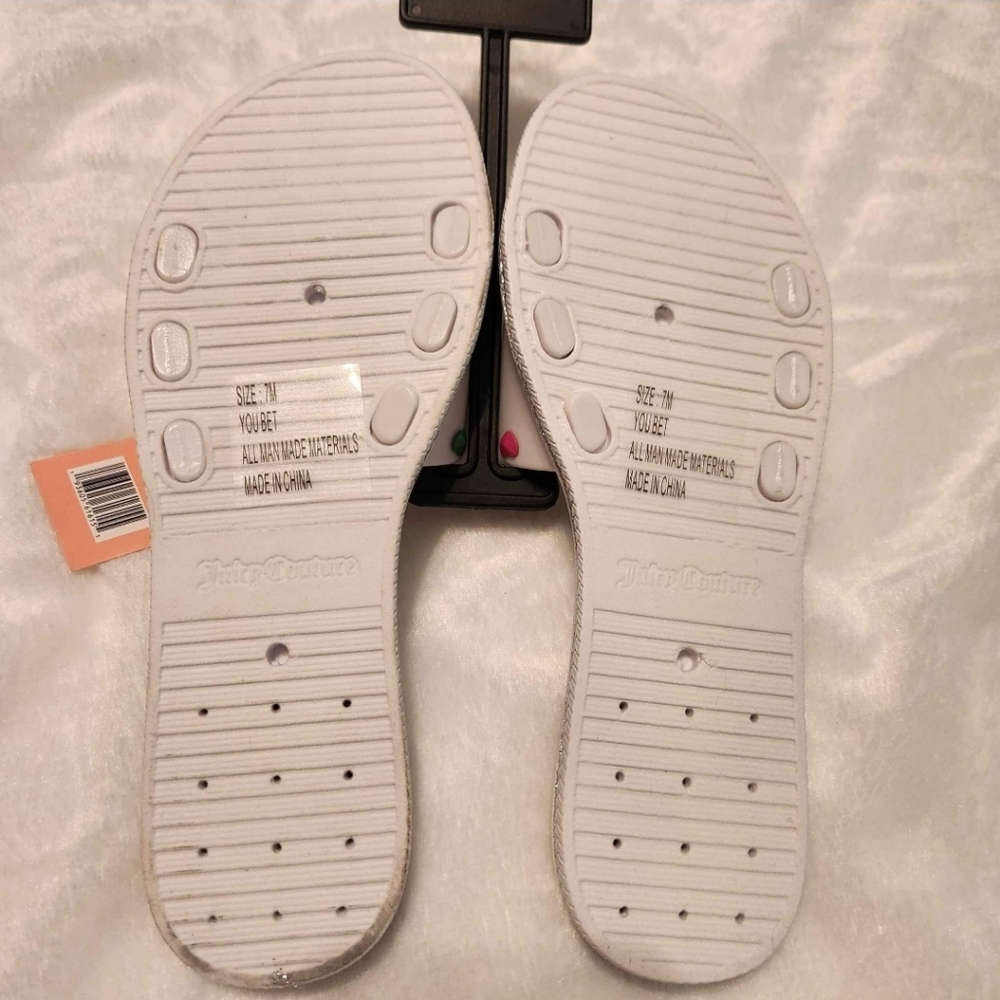 ❤️ NWT Juicy Couture White "You Bet" Slides Size 7 - Picture 2 of 4